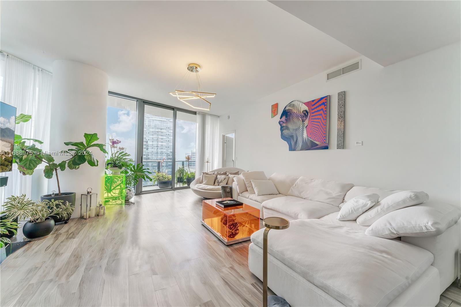 801 S Miami Ave #5105, Miami FL 33130