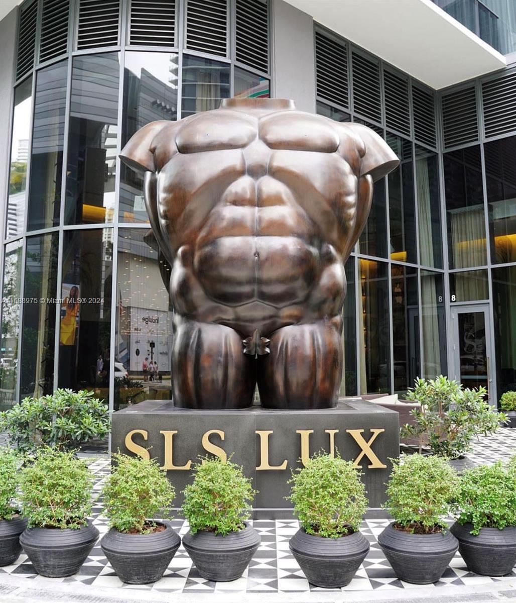 801 S Miami Ave #5105, Miami FL 33130