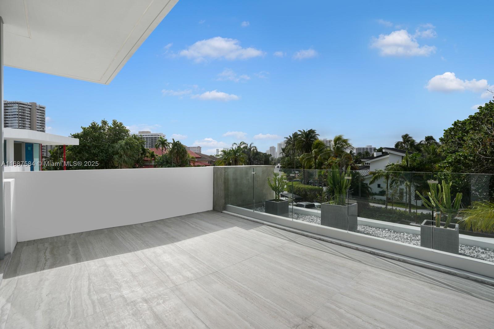 501 Palm Dr, Hallandale Beach, Florida image 46