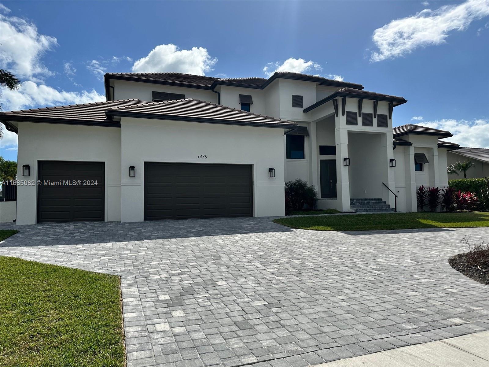 654 Bamboo Ct, Marco Island, Florida image 2