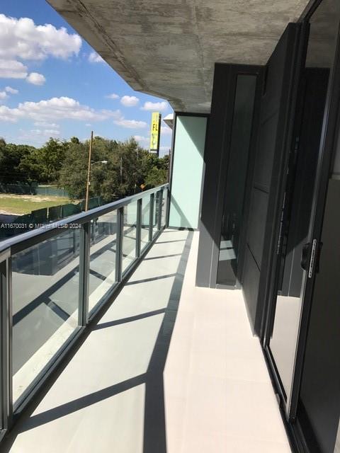 201 SW 17 Rd #305, Miami FL 33139