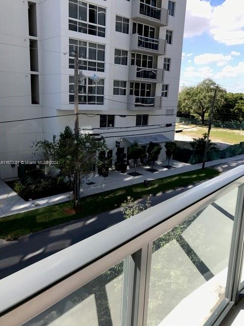 201 SW 17 Rd #305, Miami FL 33139
