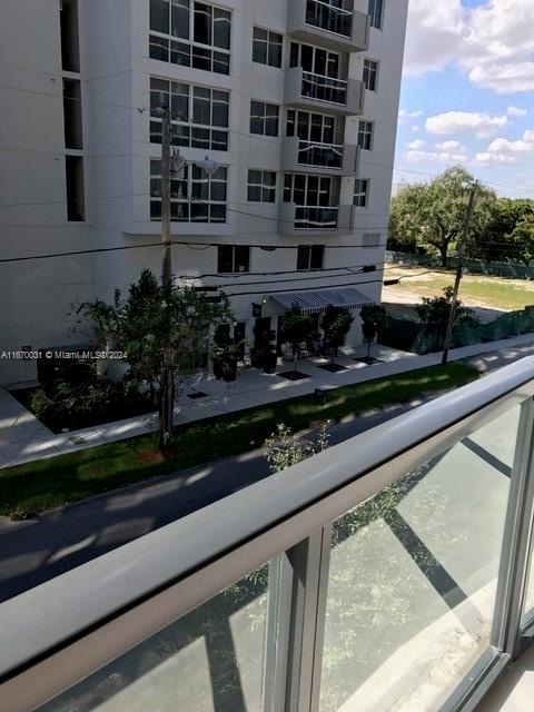 201 SW 17 Rd #305, Miami FL 33139