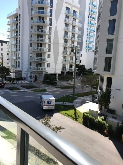 201 SW 17 Rd #305, Miami FL 33139