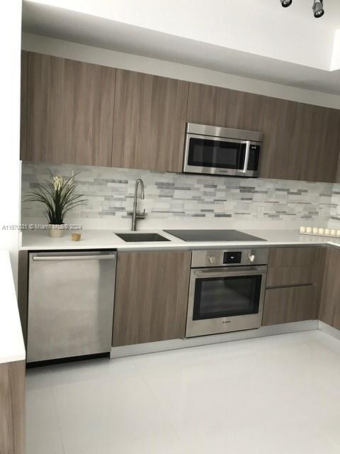 201 SW 17 Rd #305, Miami FL 33139