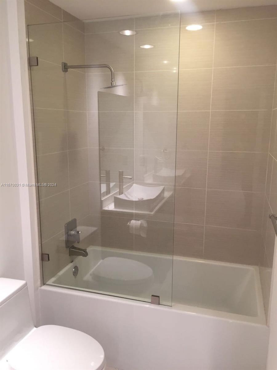 201 SW 17 Rd #305, Miami FL 33139