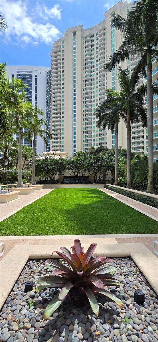 Tastefully furnished apartment located in the prestigious "Water Garden" building, conveniently located in the heart of downtown Fort Lauderdale. The apartment features floor-to-ceiling impact with electric shades in living room and bedroom. The spacious bedroom has a king size bed and has two California closets, including a walk-in, providing ample storage space. A full size washer and dryer are also included. The apartment is fully furnished and equipped with everything from cutlery to linens, making it ideal for corporate relocation. The building offers a five-star resort-style amenities package, including a tropical pool deck, a two level fitness center, saunas, a BBQ area, a yoga room, a billiards club, a business center, a library, and party and media rooms. Minimun rental 3 Months.