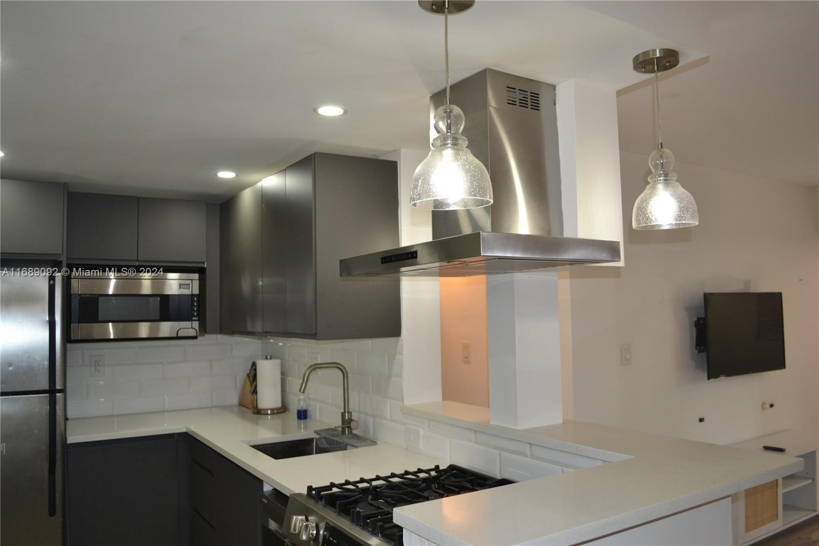 2201 Brickell Ave #8, Miami FL 33129