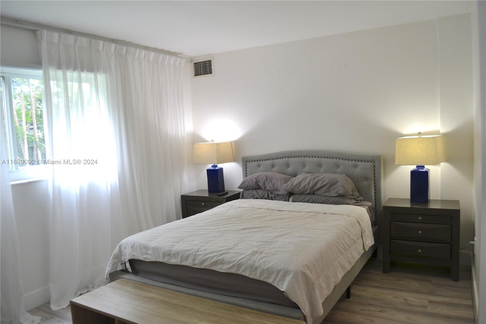 2201 Brickell Ave #8, Miami FL 33129