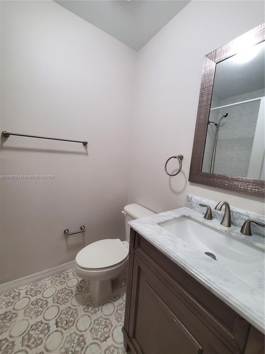 8360 NW 103rd St #204E, Hialeah Gardens, Florida image 13