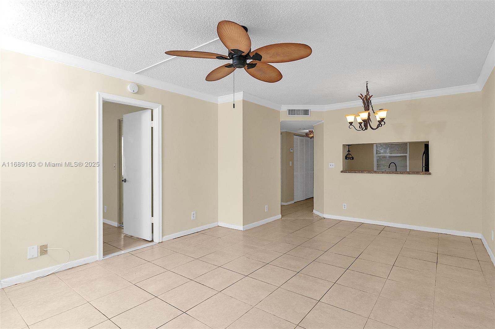 5571 Lakeside Dr #106, Margate, Florida image 25