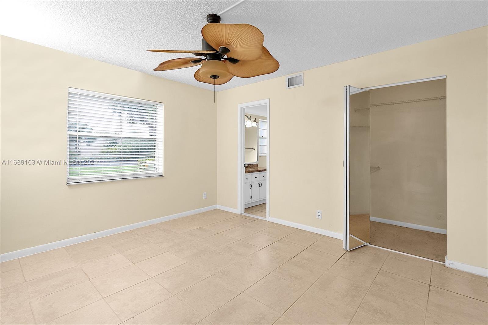 5571 Lakeside Dr #106, Margate, Florida image 25