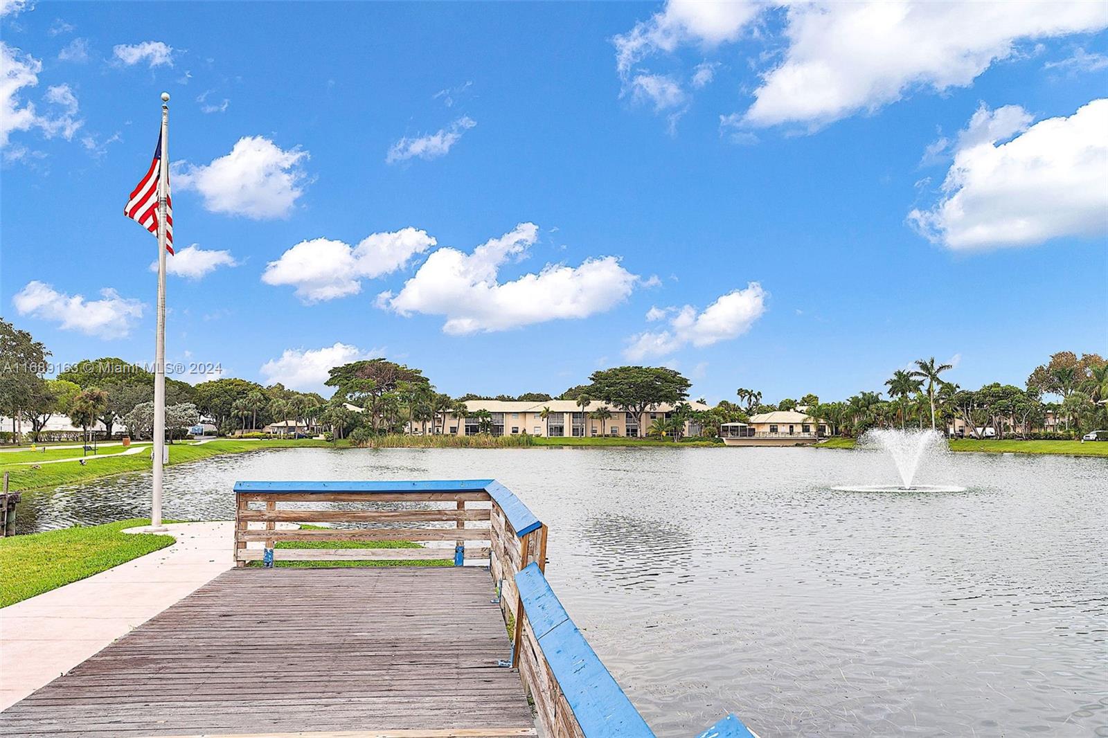 5571 Lakeside Dr #106, Margate, Florida image 3