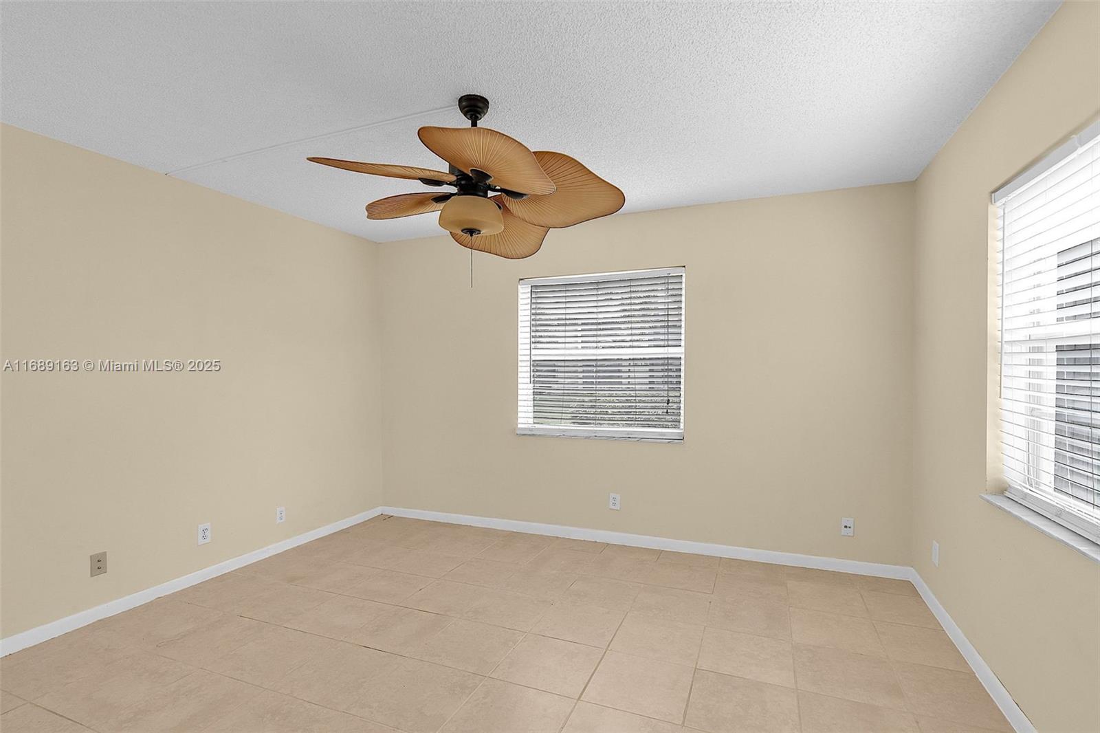 5571 Lakeside Dr #106, Margate, Florida image 30