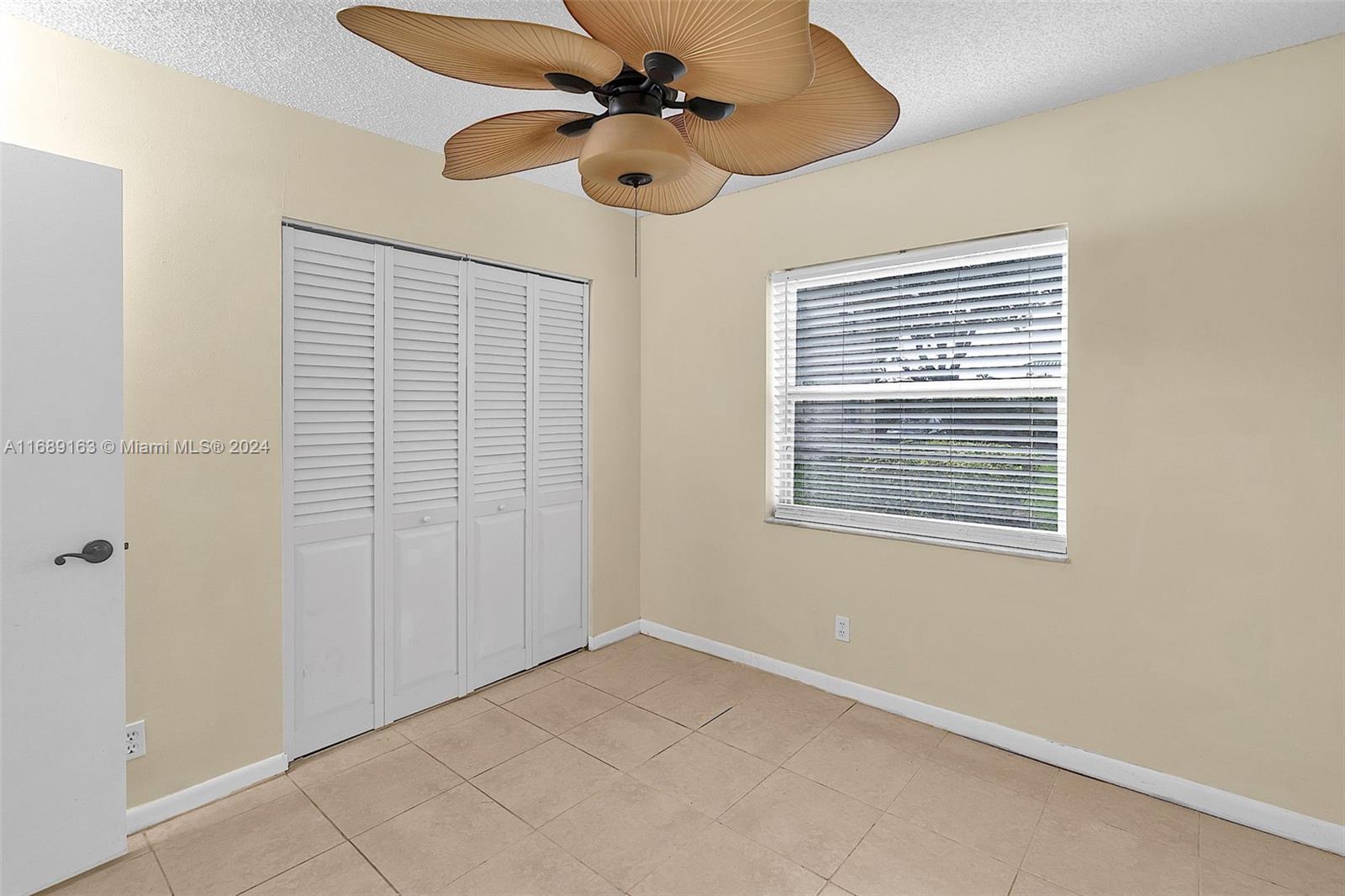 5571 Lakeside Dr #106, Margate, Florida image 31