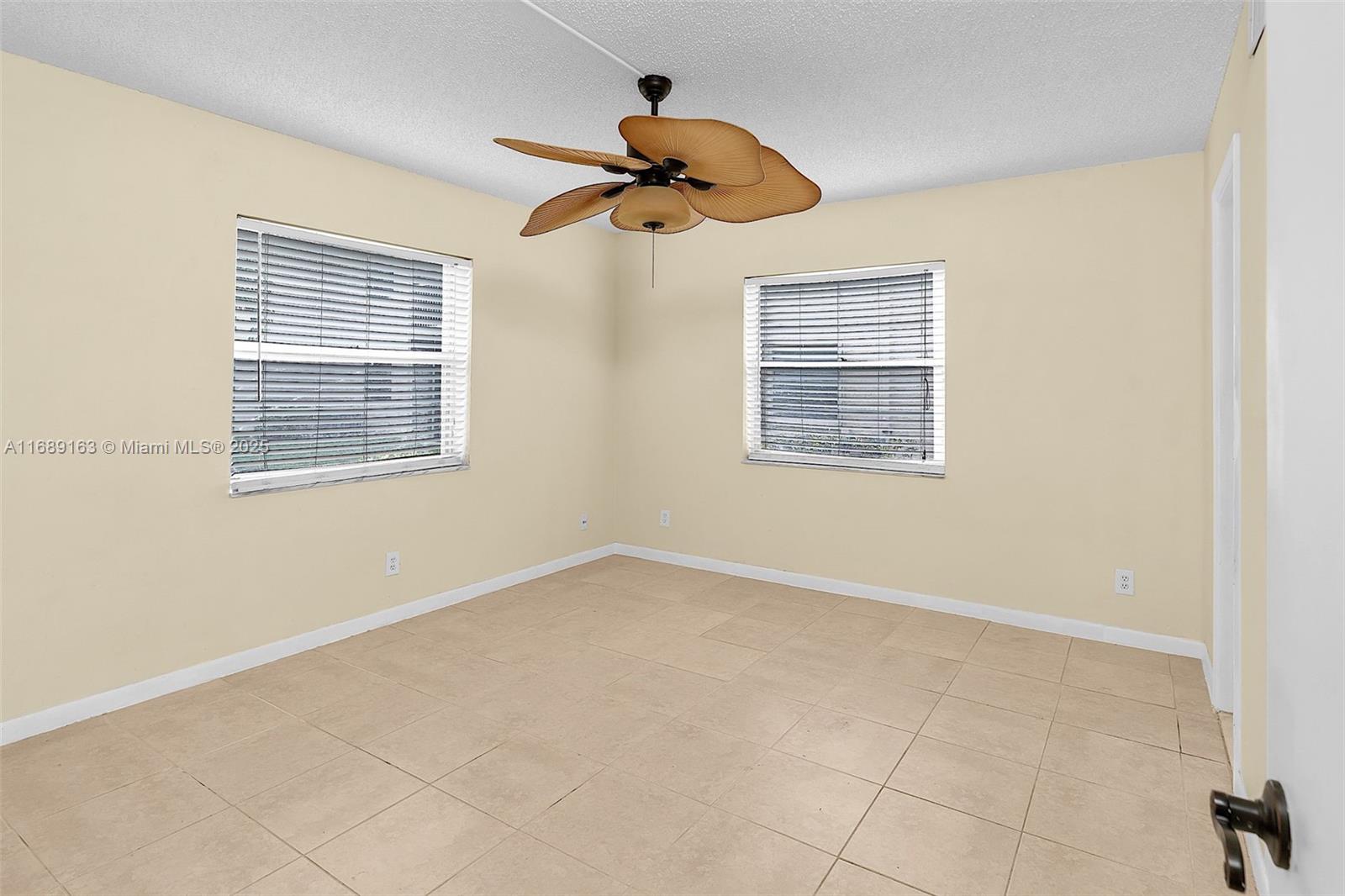 5571 Lakeside Dr #106, Margate, Florida image 32