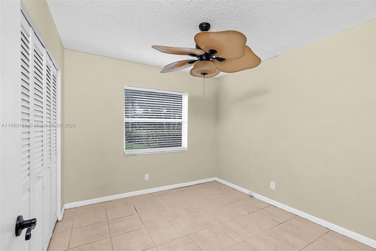 5571 Lakeside Dr #106, Margate, Florida image 32