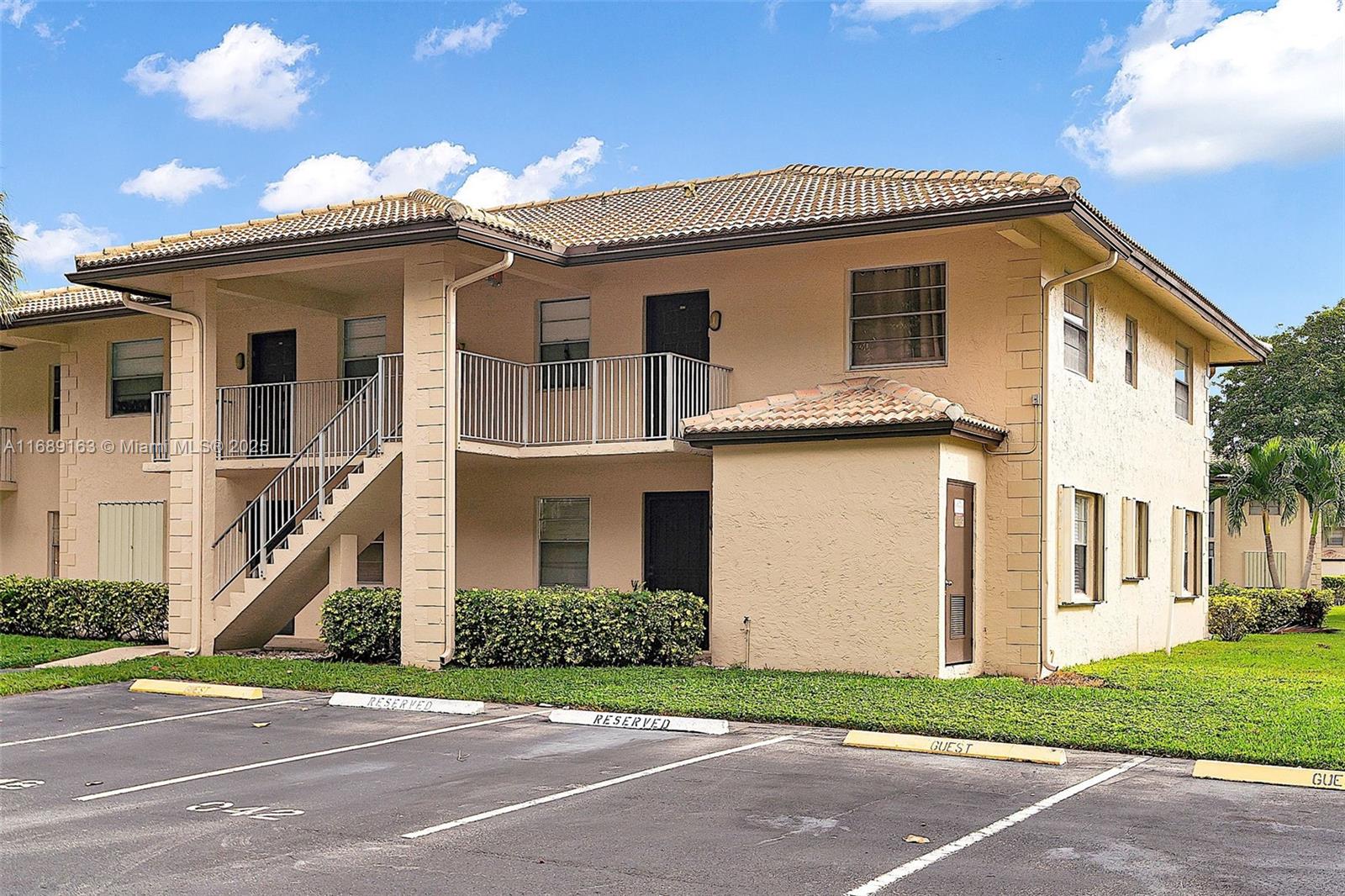 5571 Lakeside Dr #106, Margate, Florida image 4