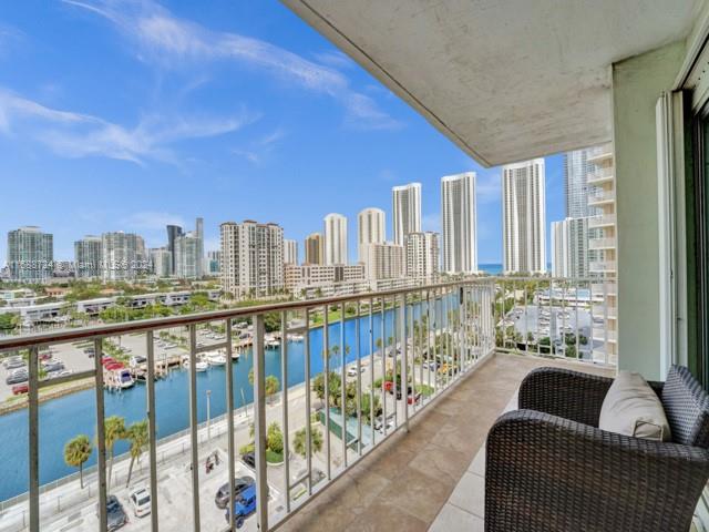 500 Bayview Dr #931, Sunny Isles Beach, Florida image 2