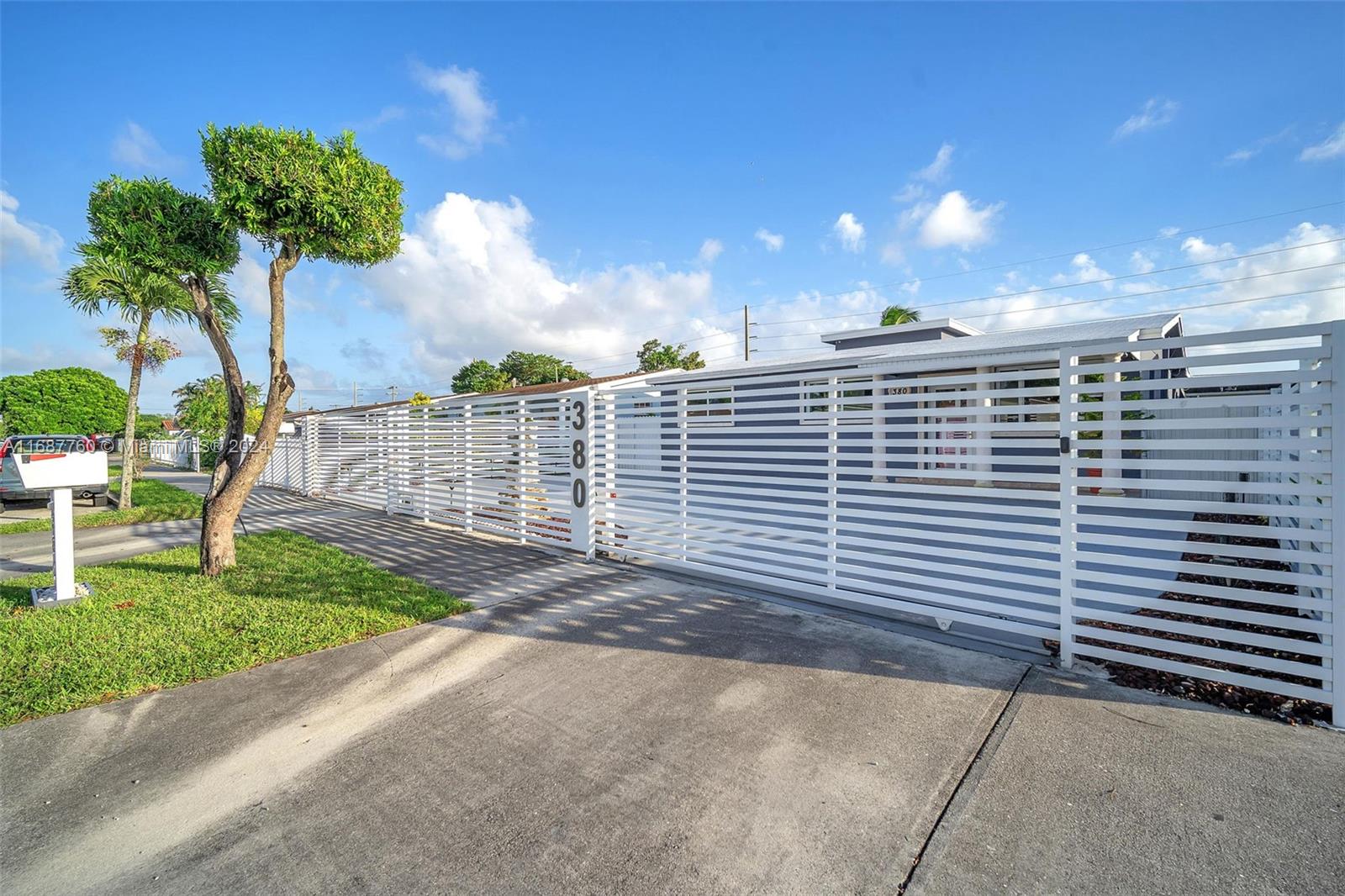 380 W 30th St, Hialeah, Florida image 12