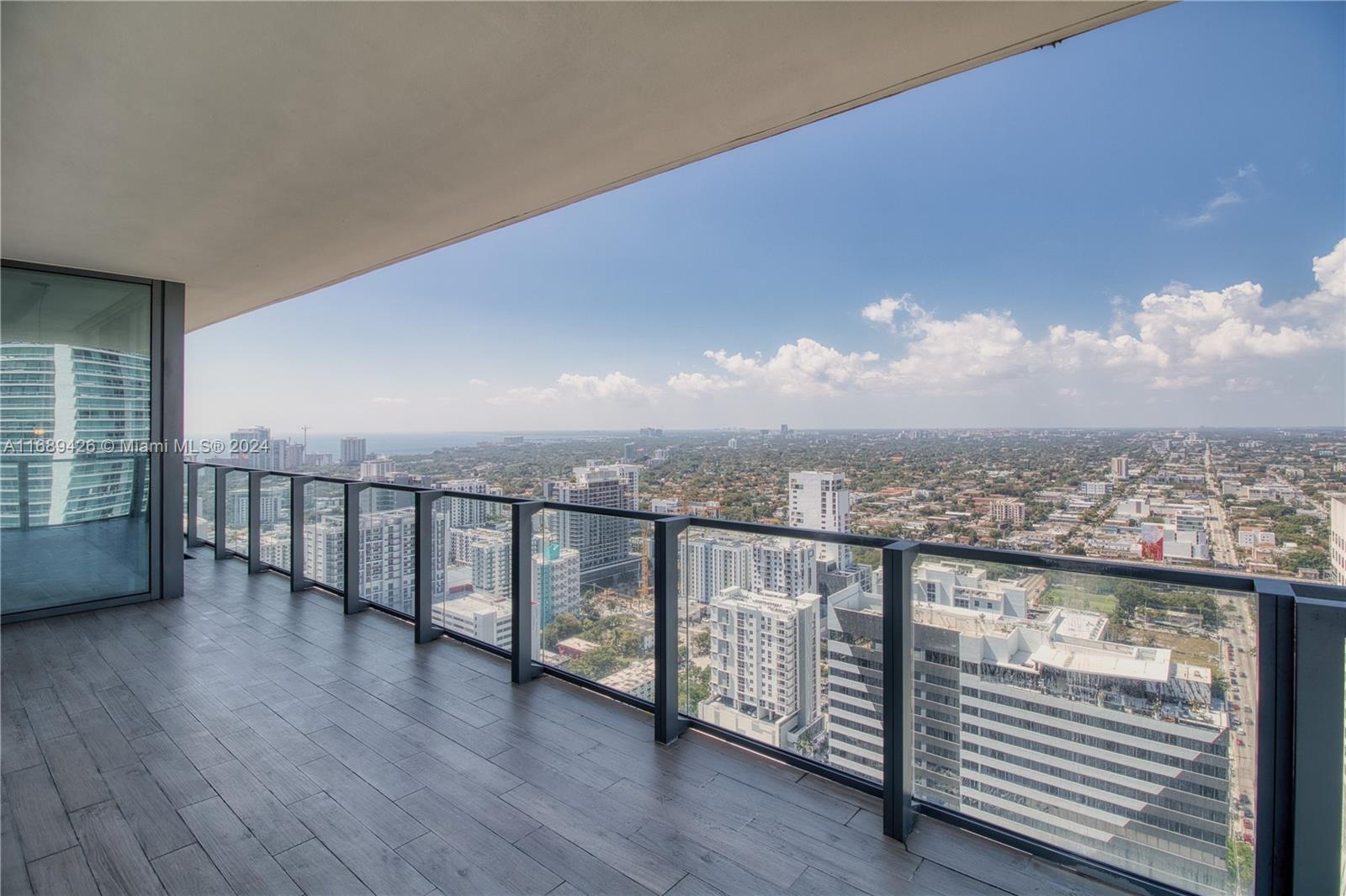 88 SW 7th St #3212, Miami, Florida image 7