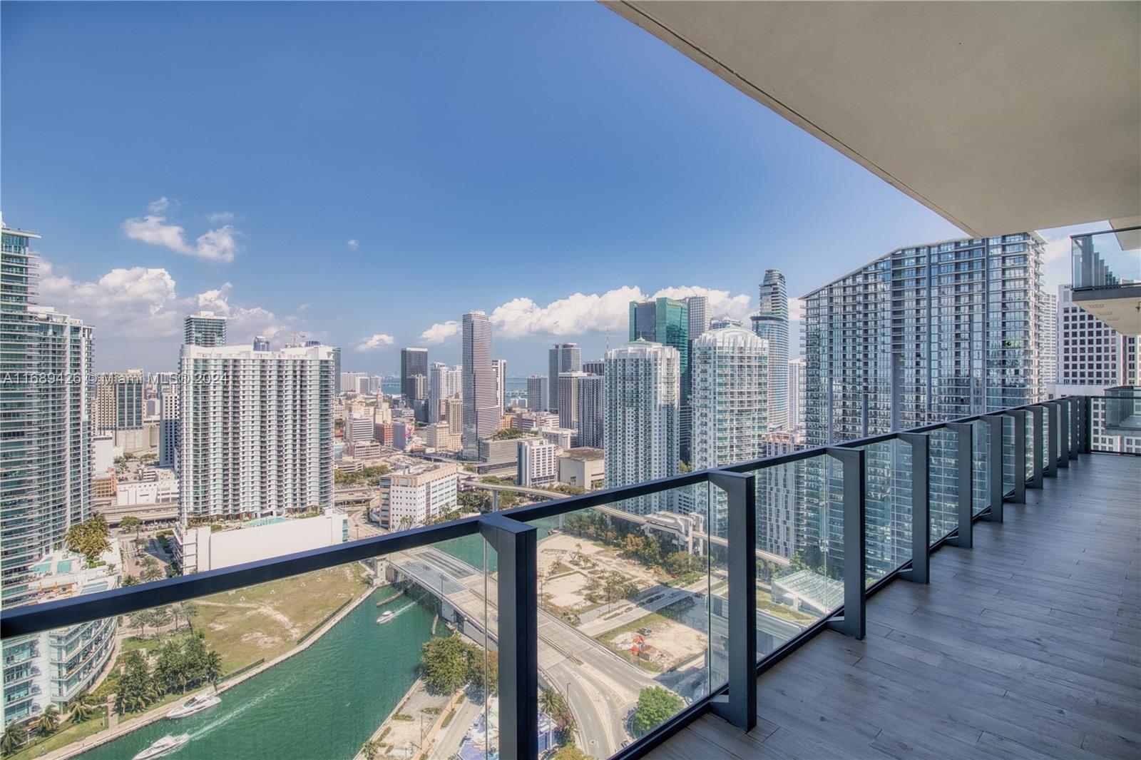 88 SW 7th St #3212, Miami, Florida image 9