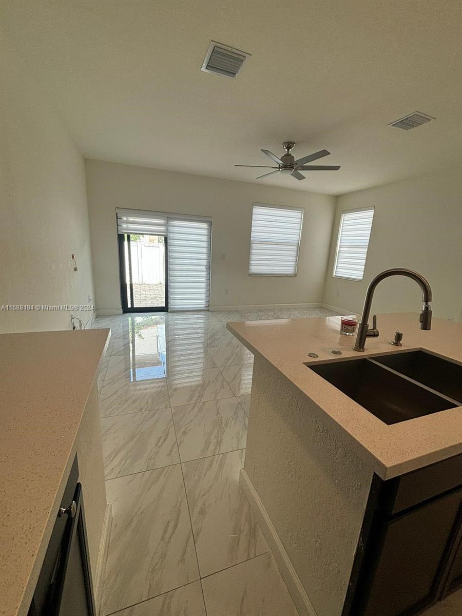 3337 W 105th Ter #3337, Hialeah, Florida image 12