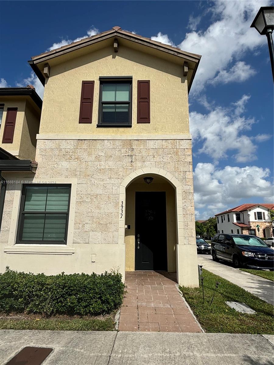 3337 W 105th Ter #3337, Hialeah, Florida image 2