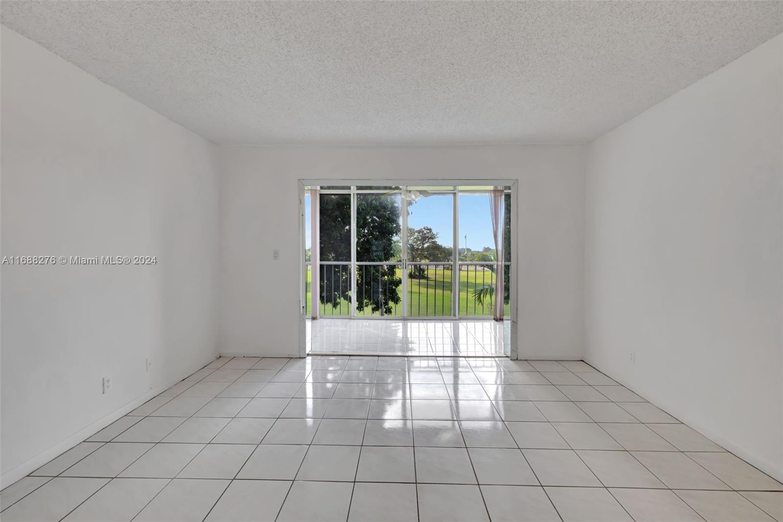 7817 Golf Cir Dr #304, Margate, Florida image 5