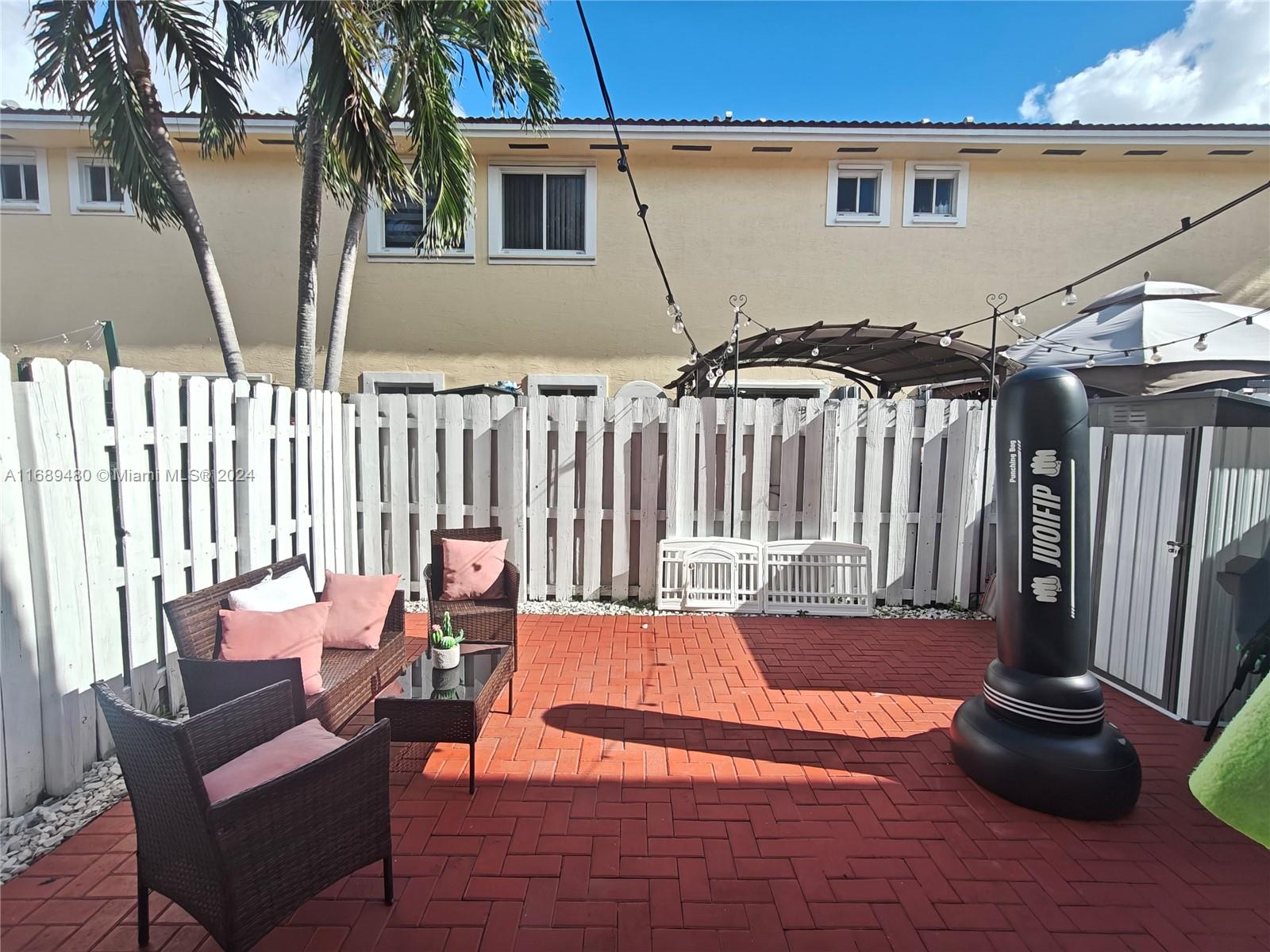 17847 NW 74th Path, Hialeah, Florida image 35