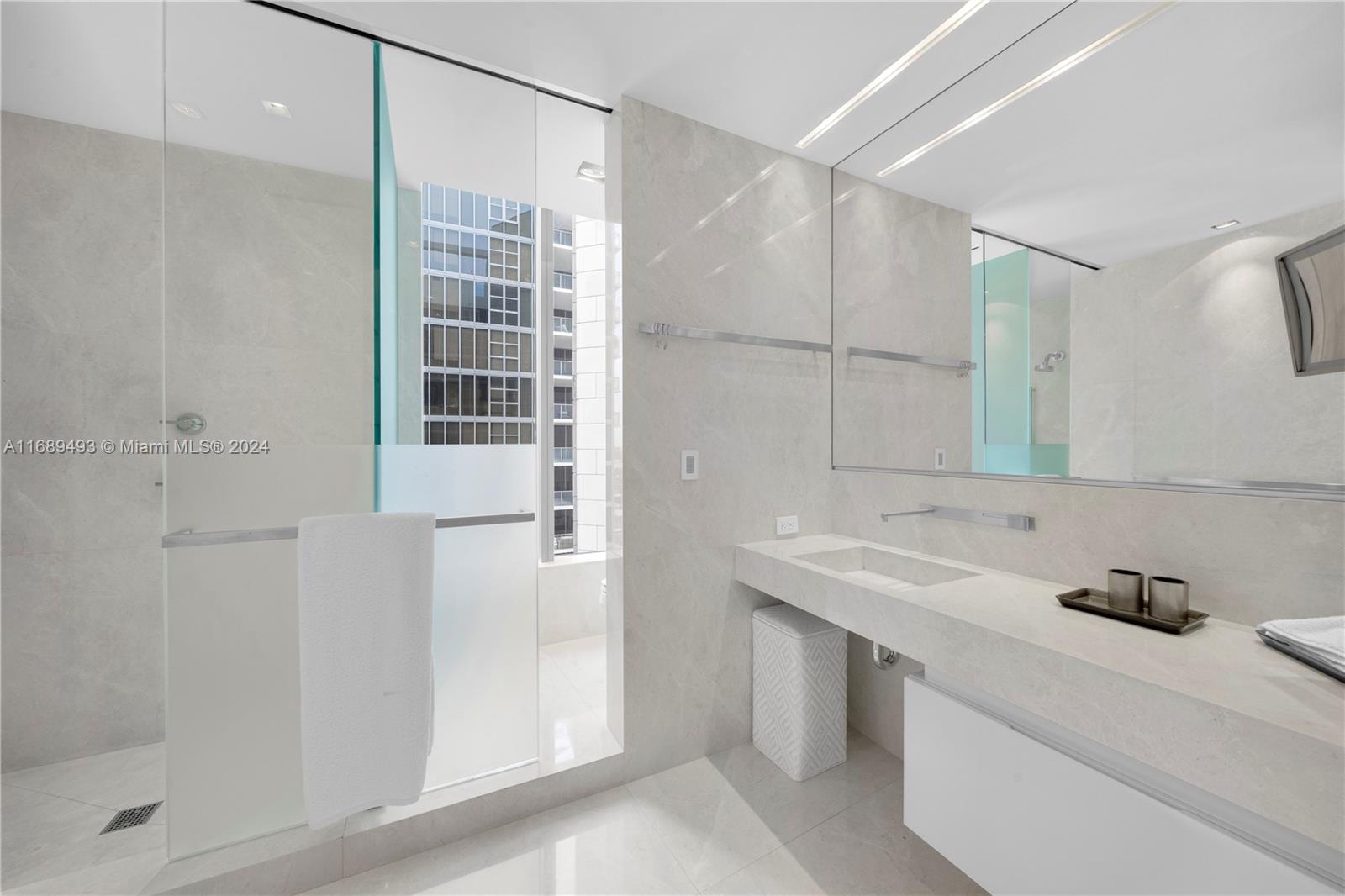 9701 Collins Ave #2204S, Bal Harbour, Florida image 38