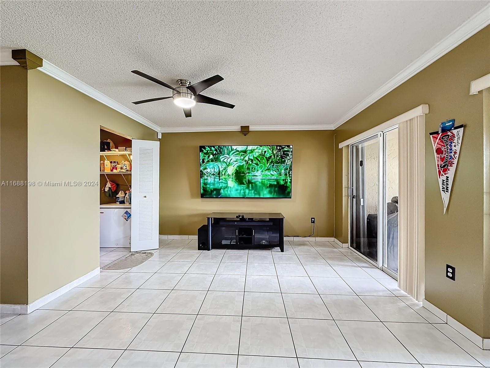 7807 NW 187th Ter, Hialeah, Florida image 12