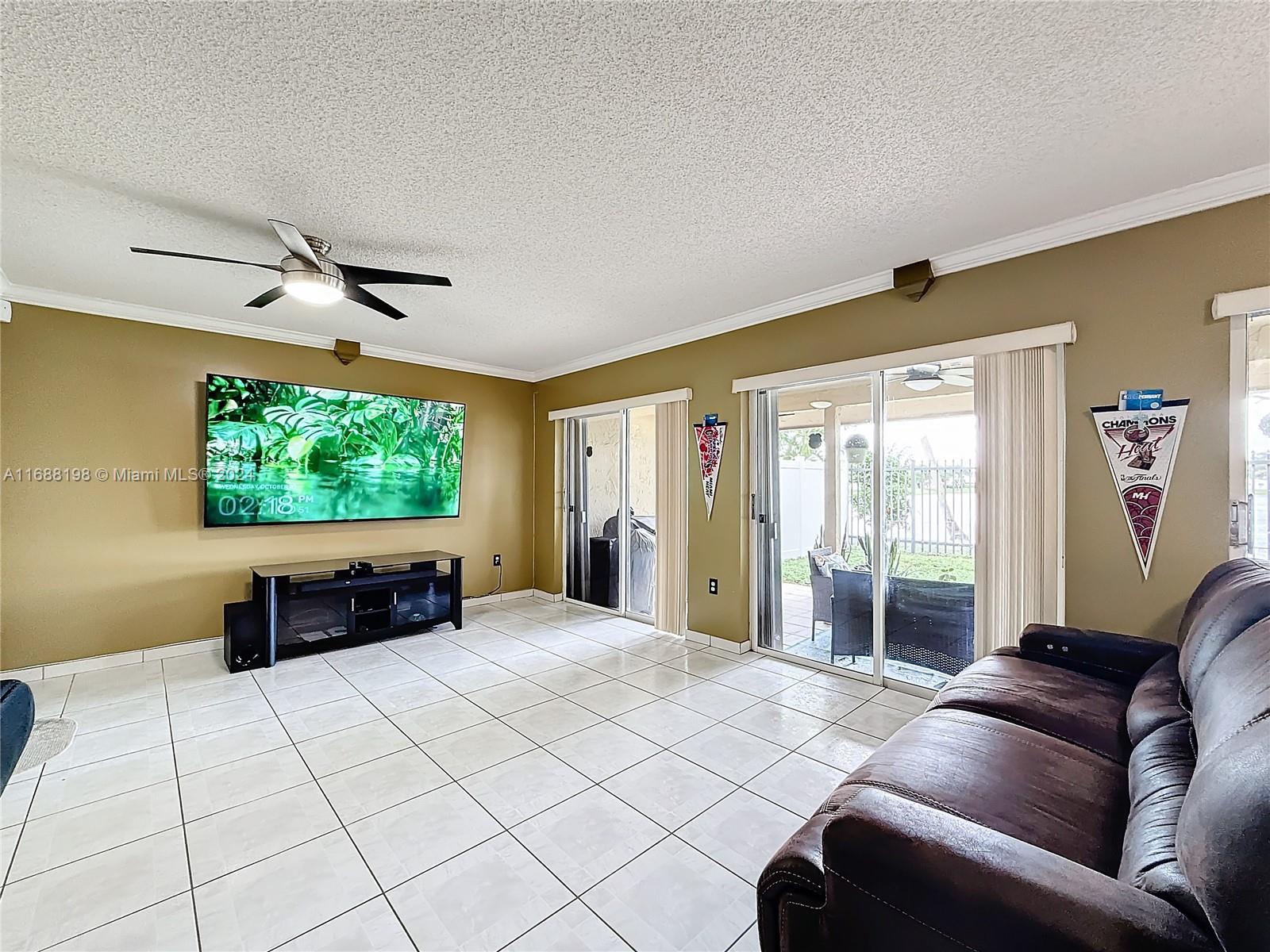 7807 NW 187th Ter, Hialeah, Florida image 14