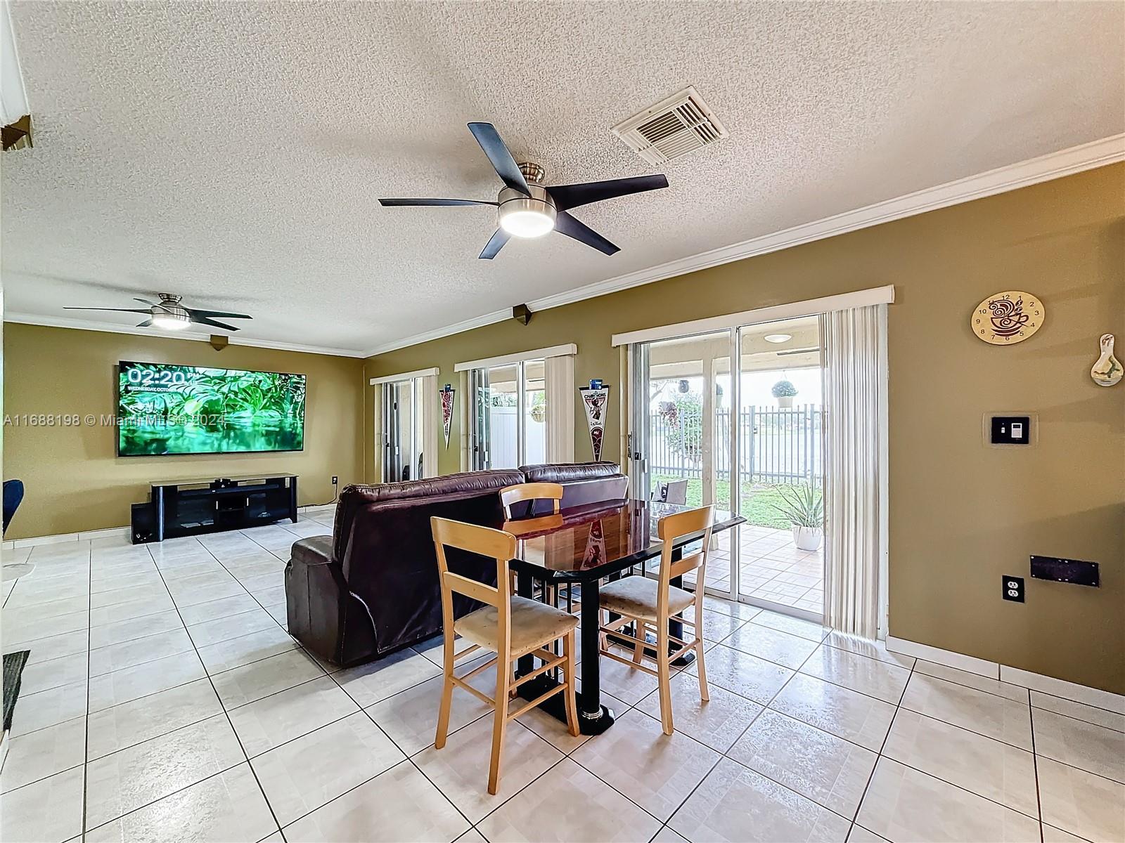 7807 NW 187th Ter, Hialeah, Florida image 17