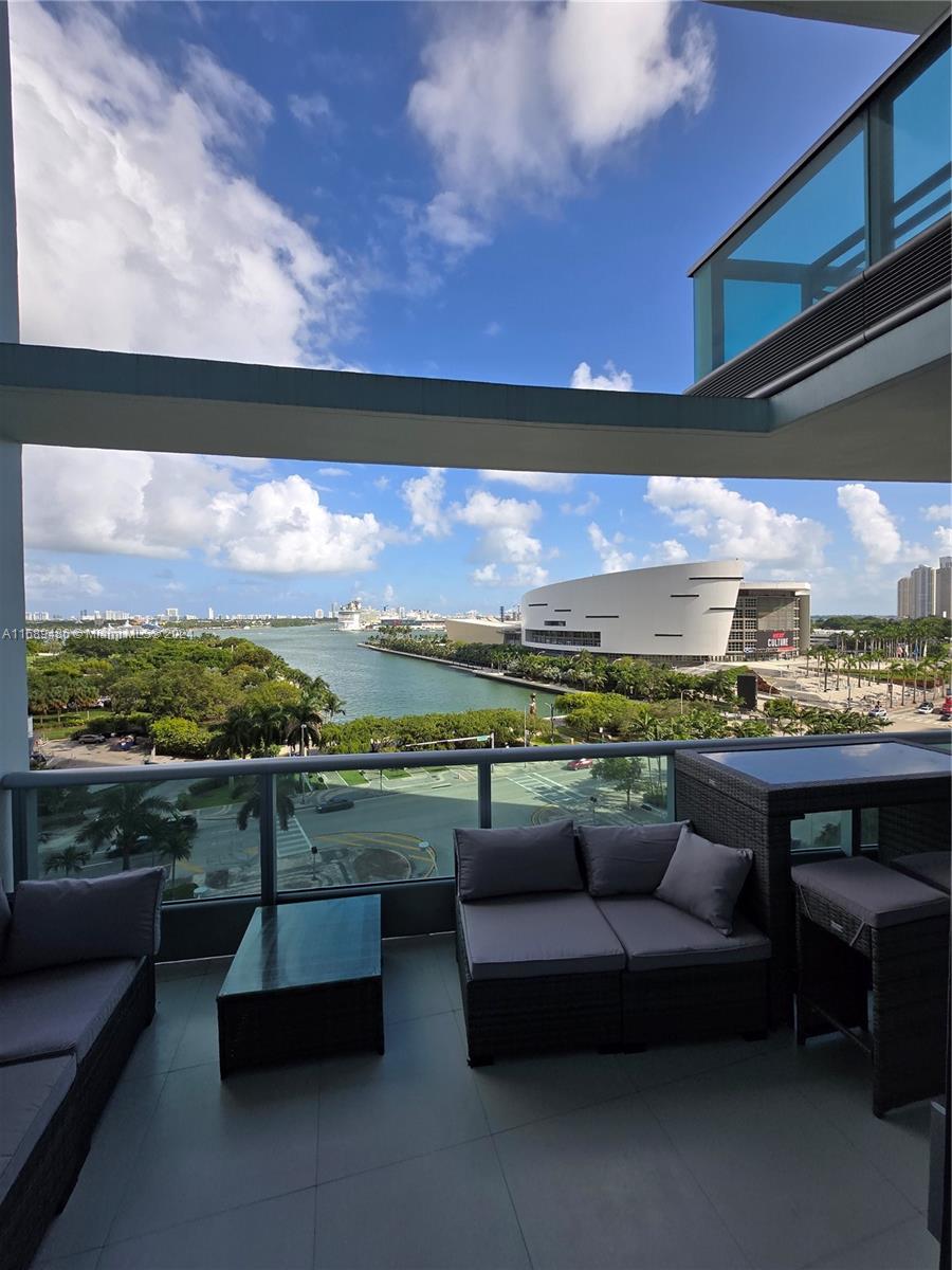 900 E Biscayne Blvd #903, Miami FL 33132