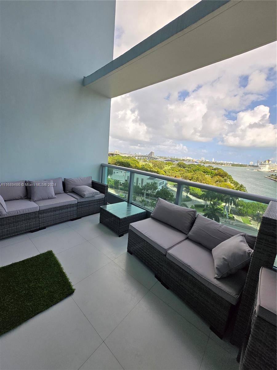 900 E Biscayne Blvd #903, Miami FL 33132