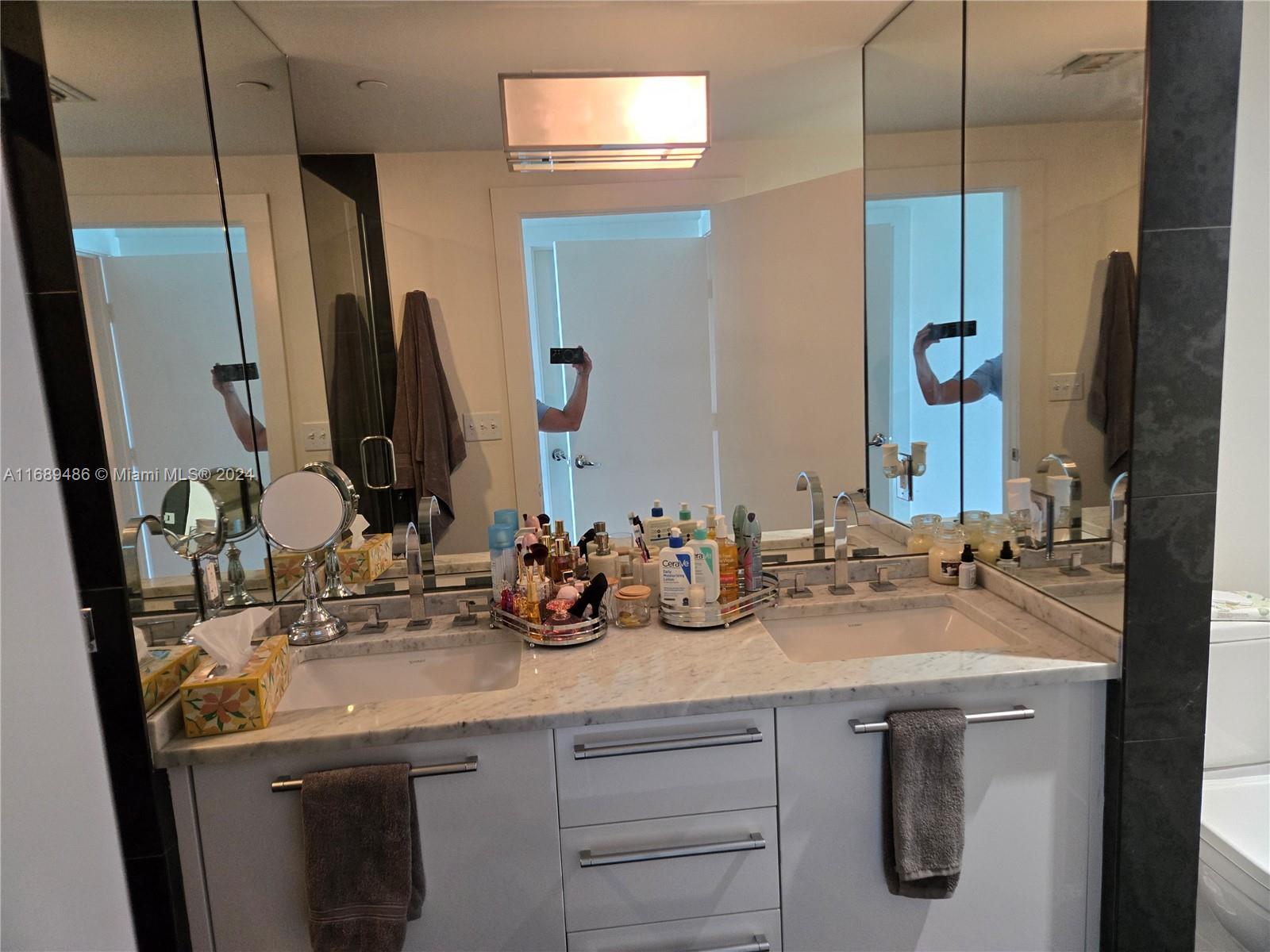 900 E Biscayne Blvd #903, Miami FL 33132