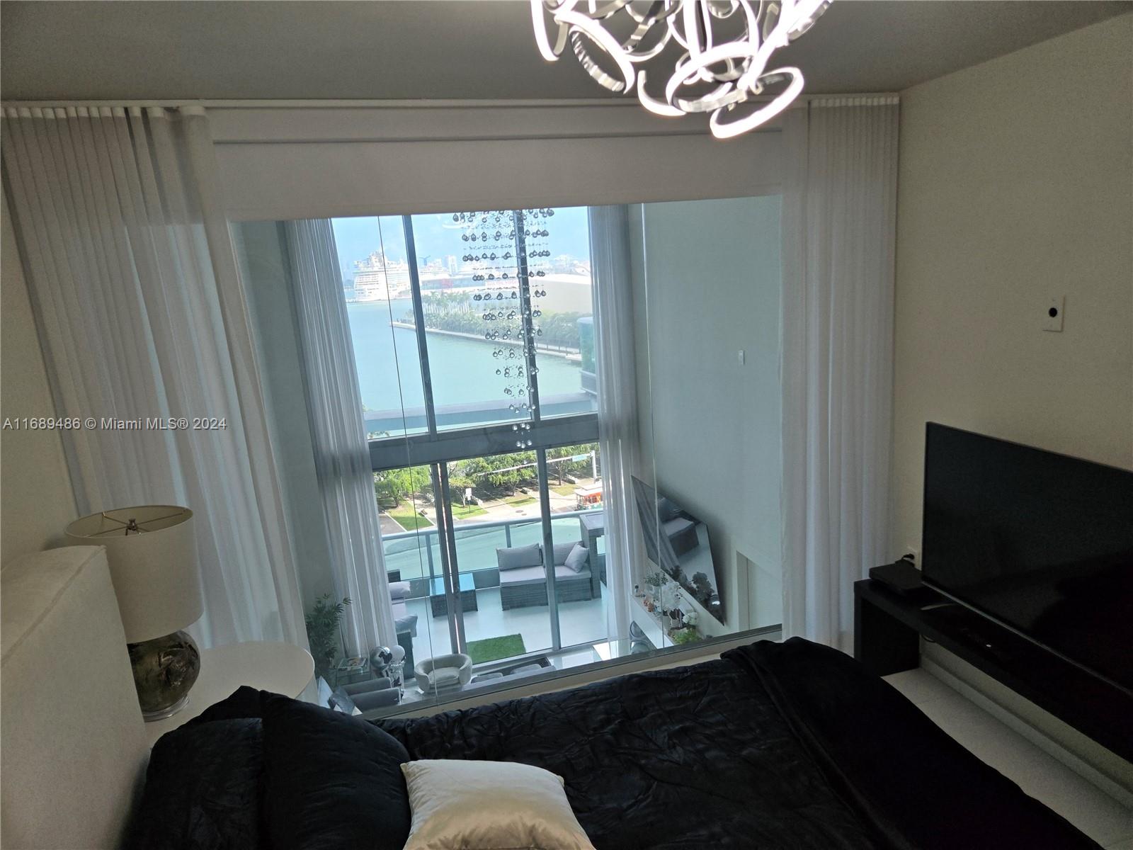 900 E Biscayne Blvd #903, Miami FL 33132