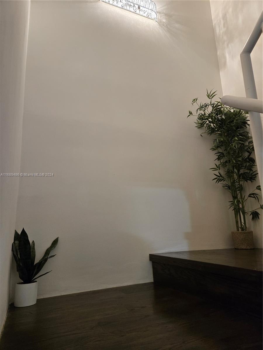 900 E Biscayne Blvd #903, Miami FL 33132