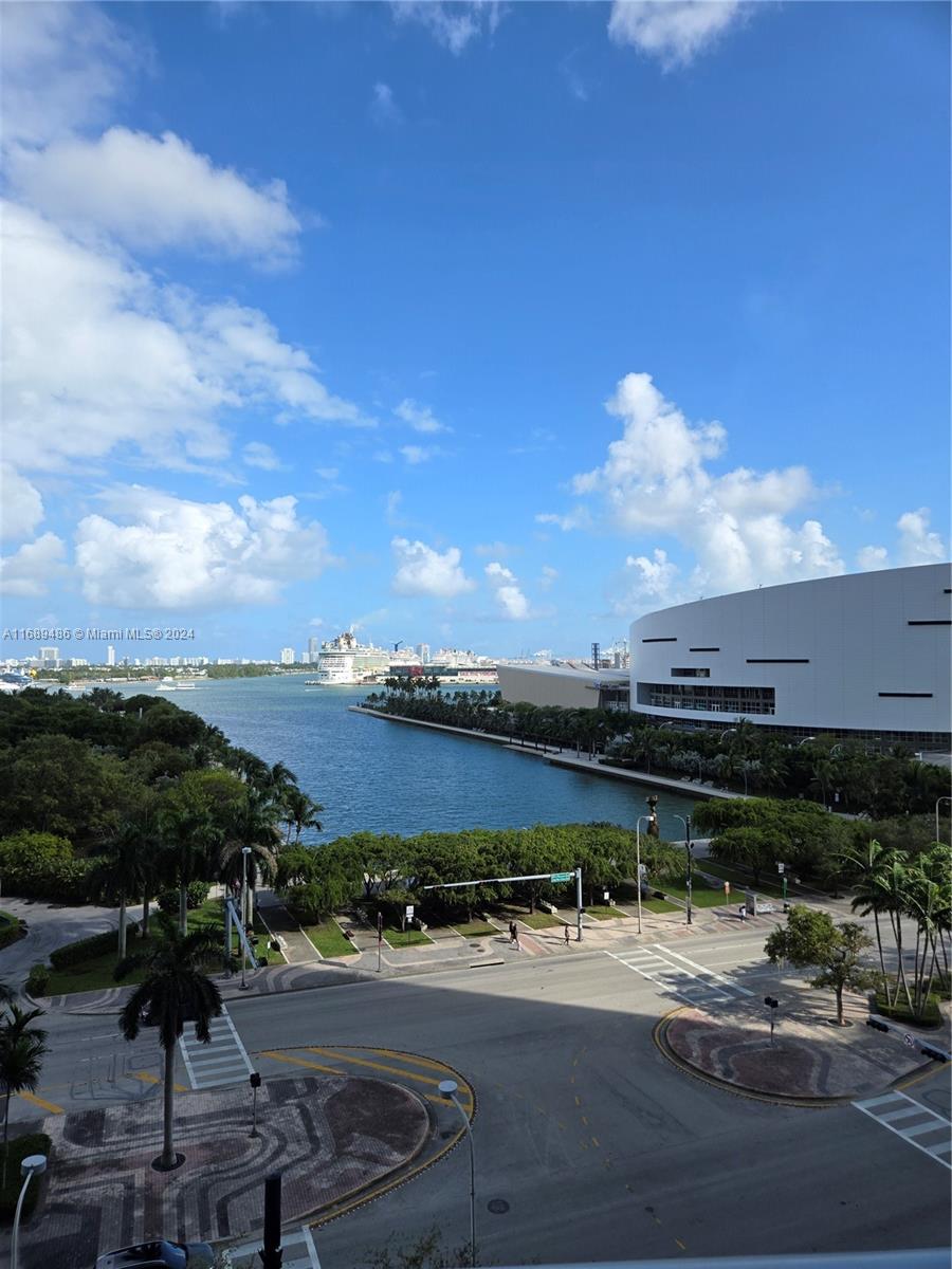 900 E Biscayne Blvd #903, Miami FL 33132