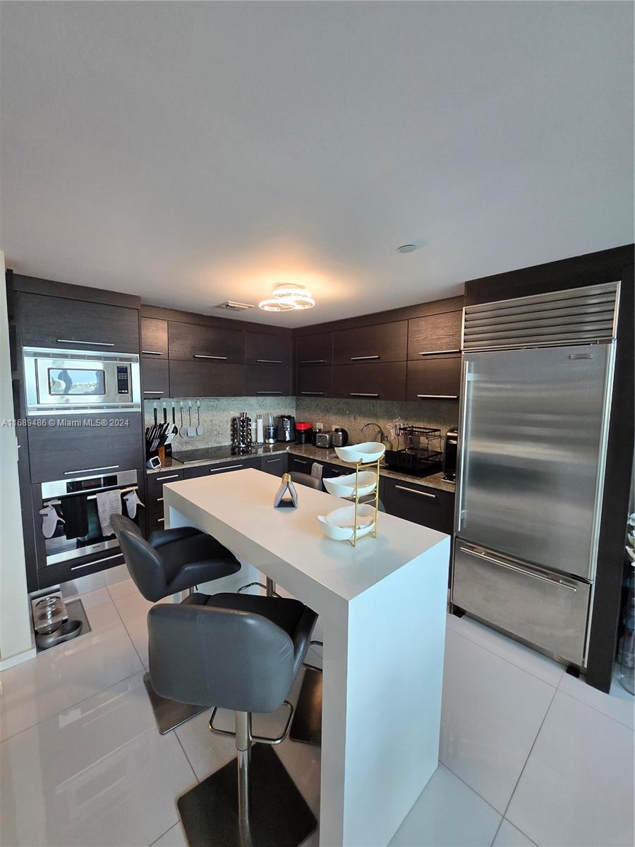 900 E Biscayne Blvd #903, Miami FL 33132