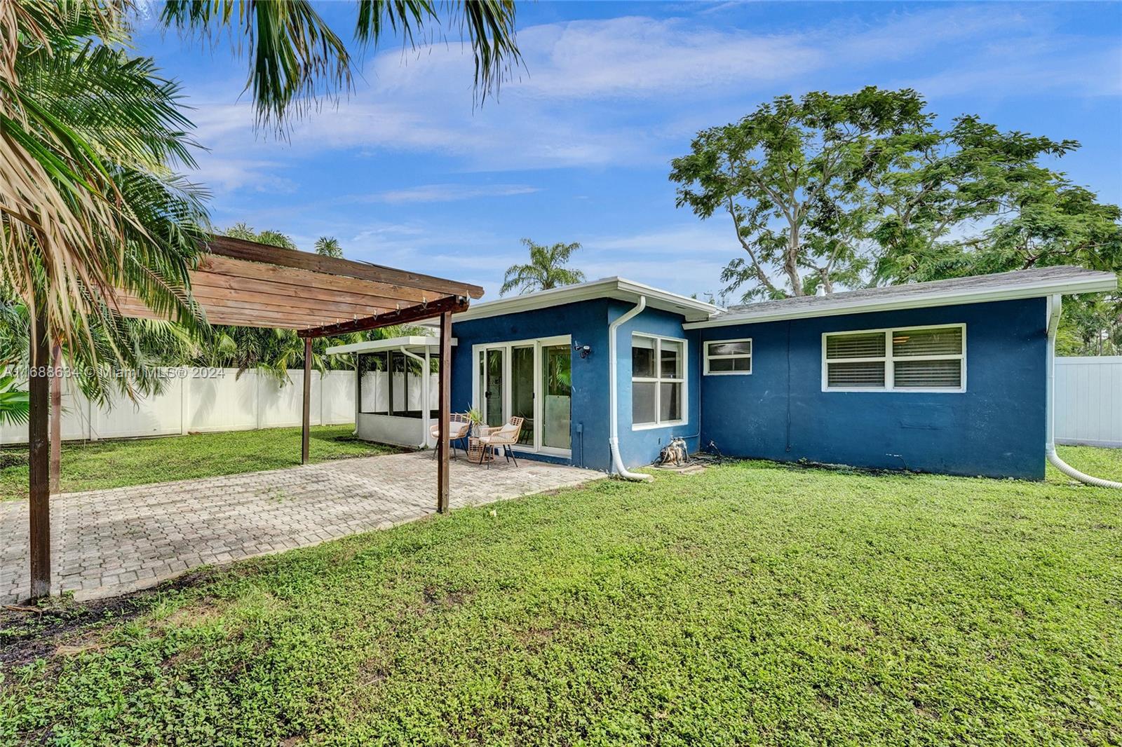 3017 NE 3rd Ave, Wilton Manors, Florida image 9