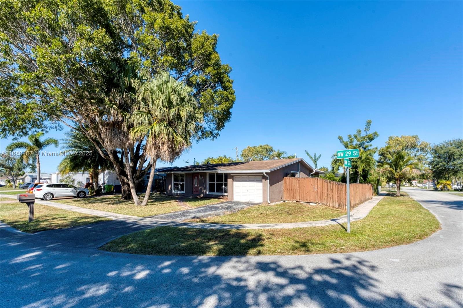 12211 NW 29th St, Sunrise, Florida image 39