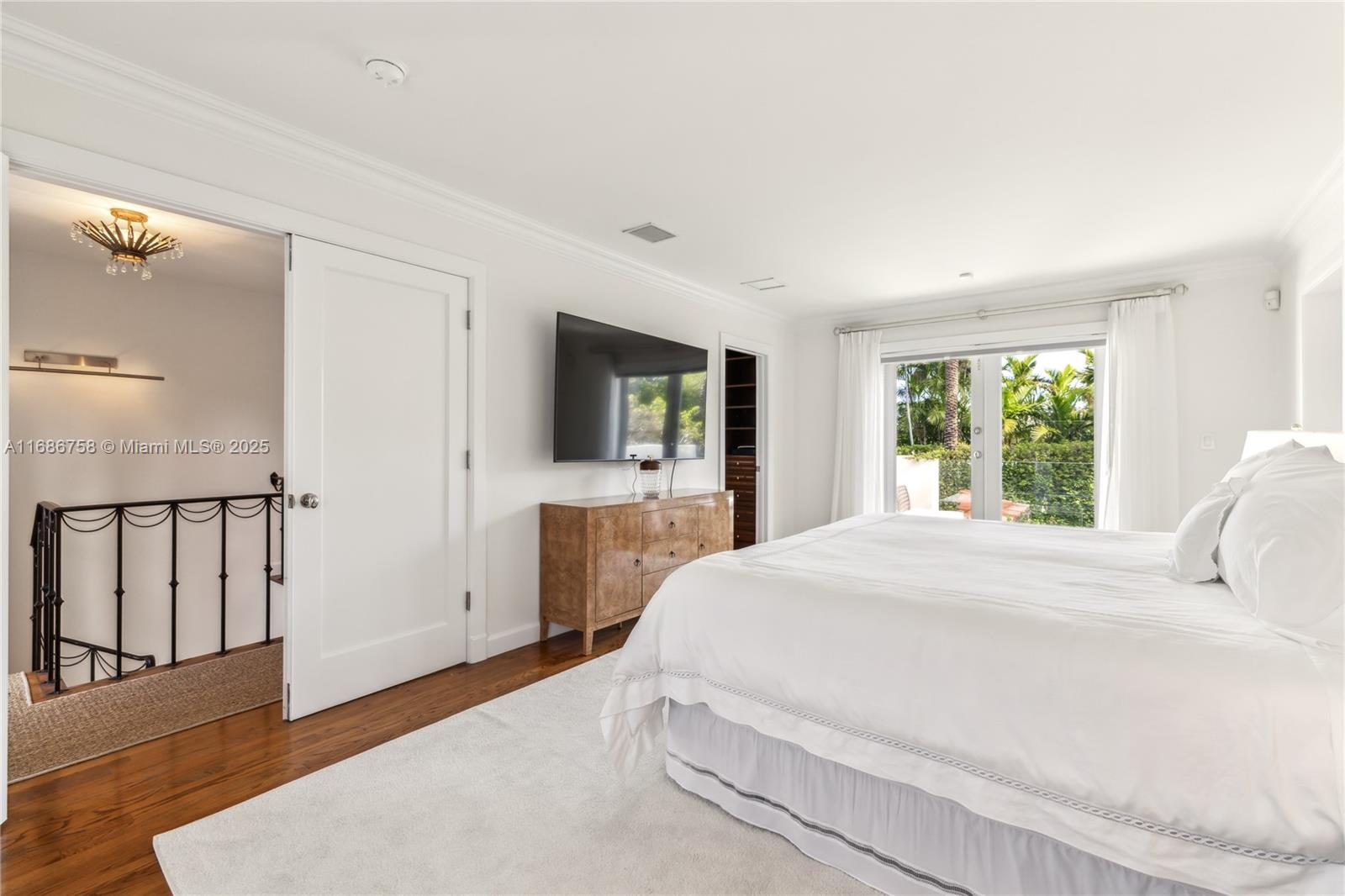 Listing Photo 11