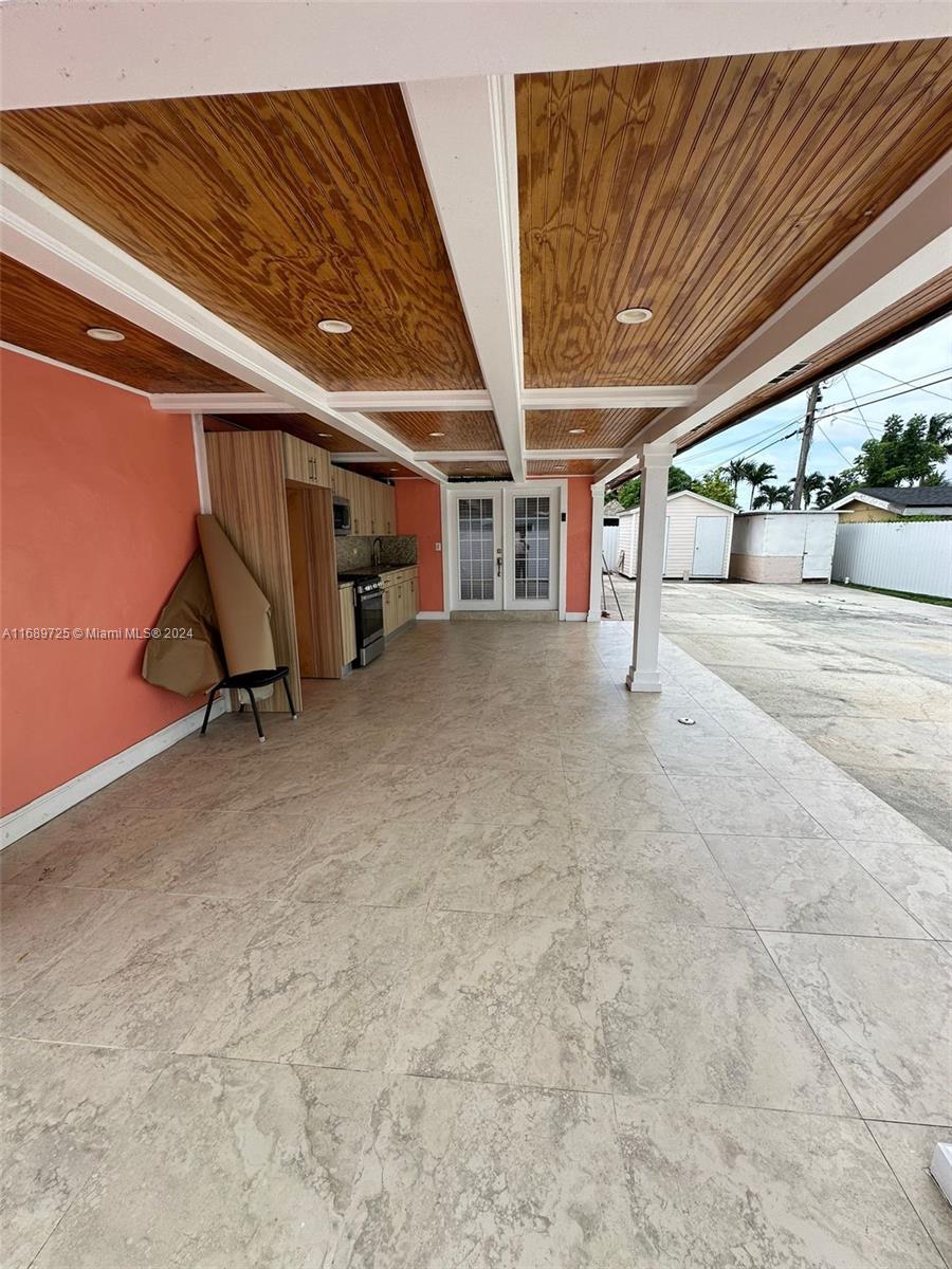 1250 W 61st Pl, Hialeah, Florida image 11