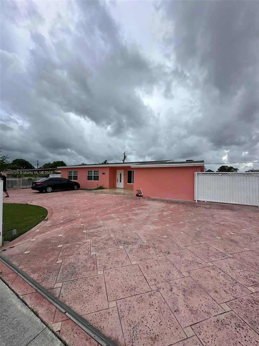 1250 W 61st Pl, Hialeah, Florida image 6