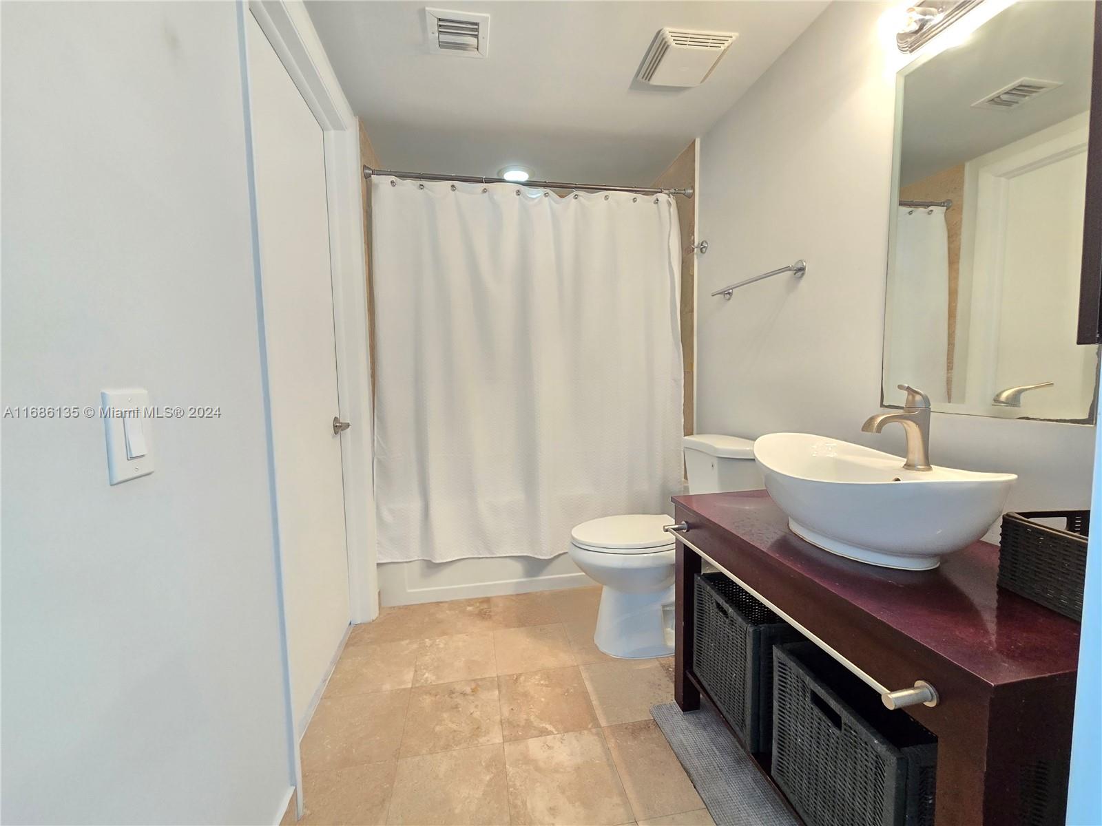 350 S Miami Ave #2109, Miami FL 33130