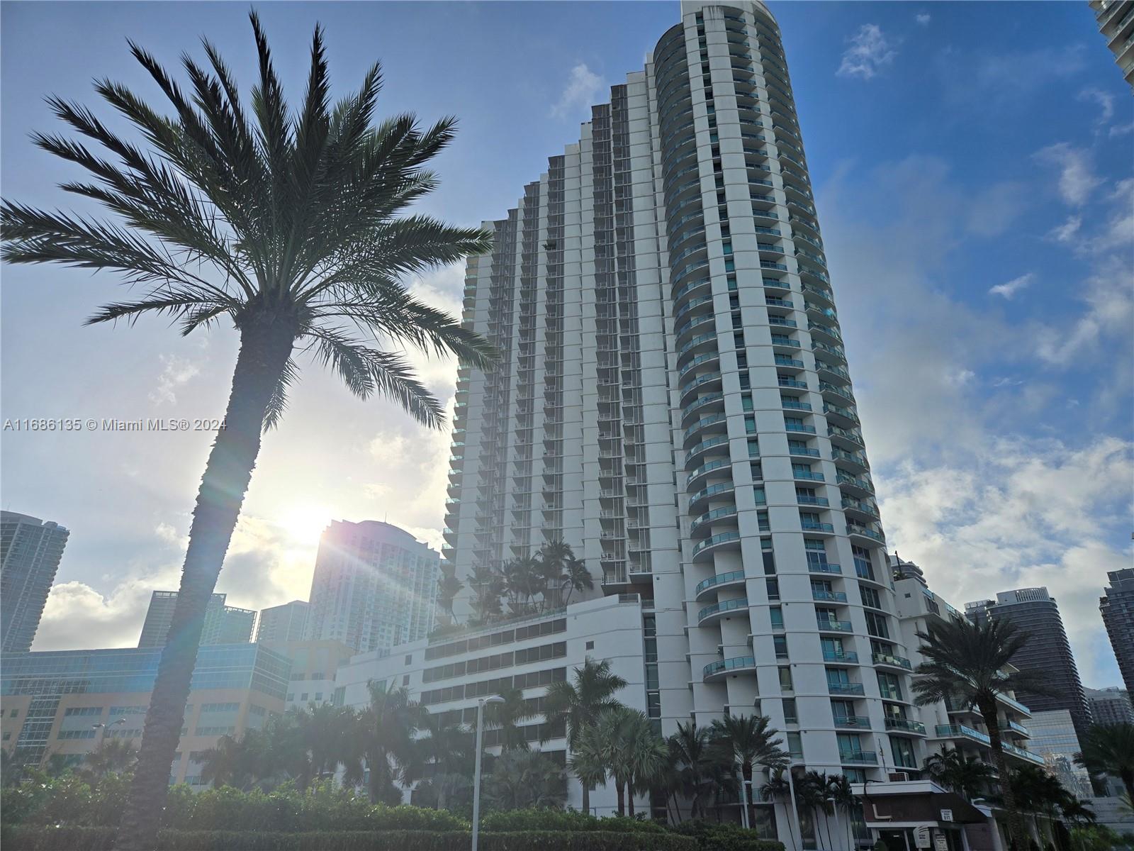 350 S Miami Ave #2109, Miami FL 33130
