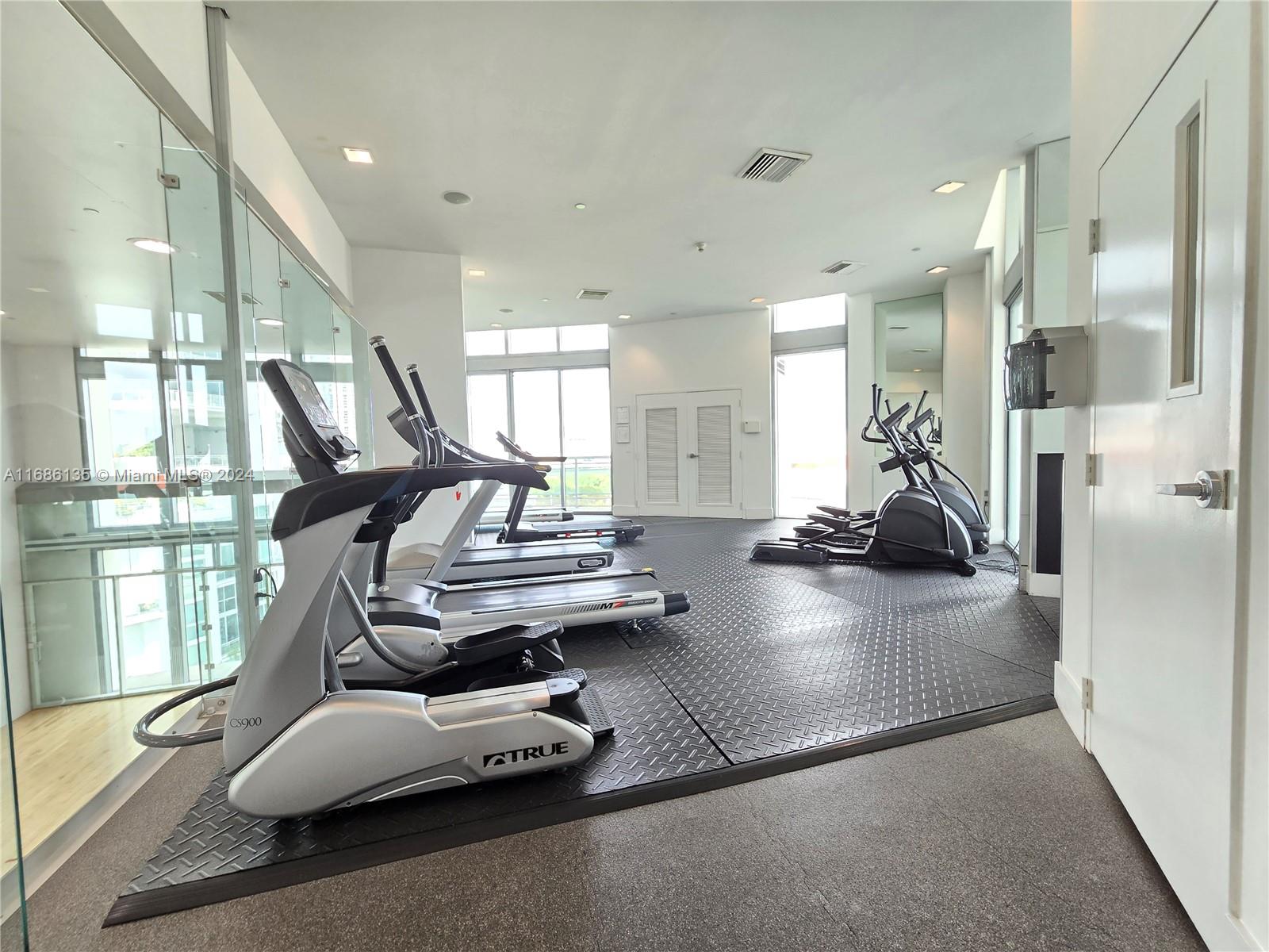 350 S Miami Ave #2109, Miami FL 33130