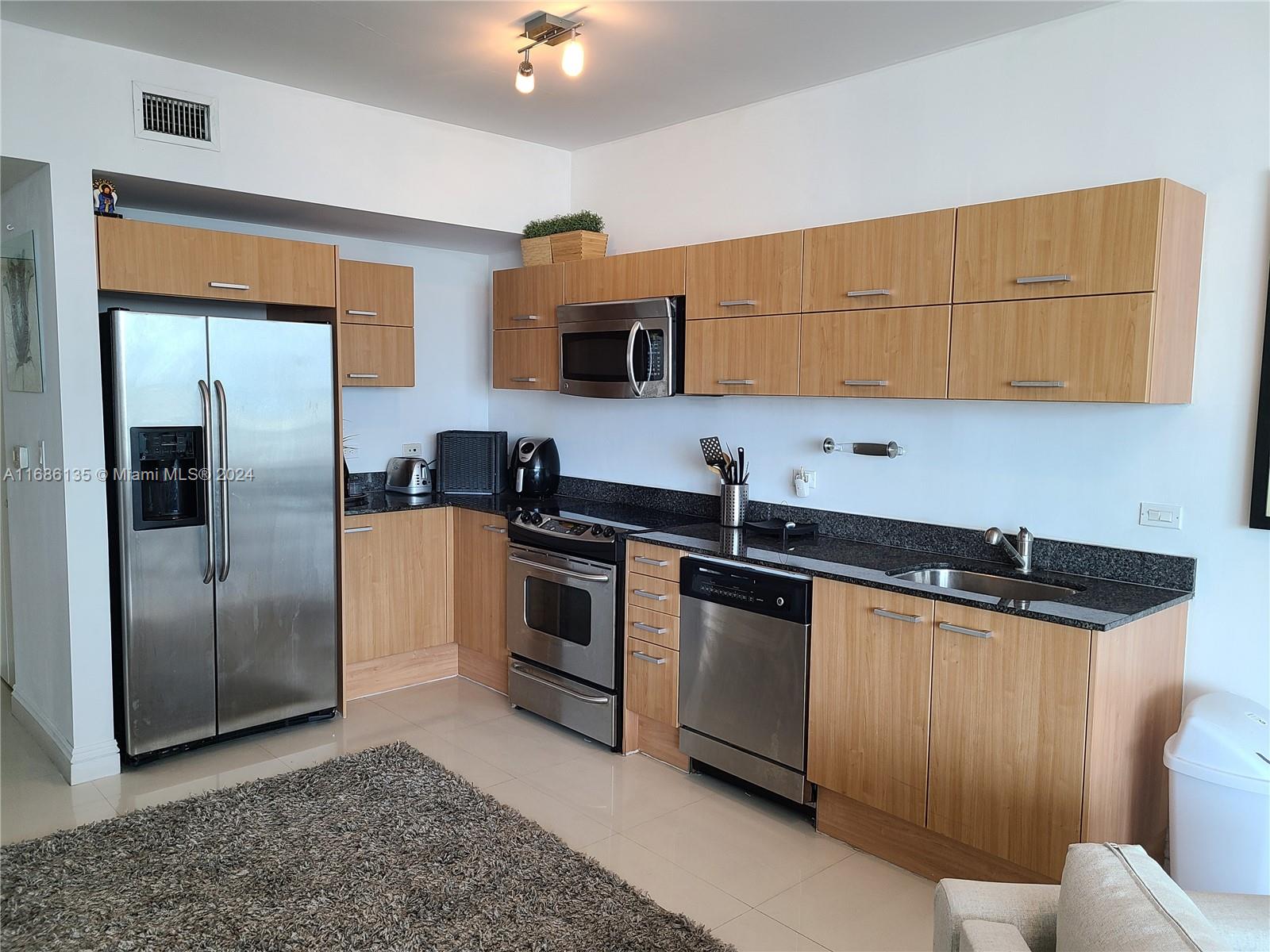350 S Miami Ave #2109, Miami FL 33130